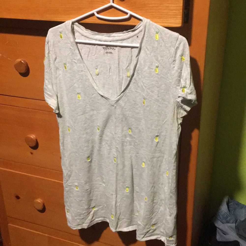 Pineapple shirt.